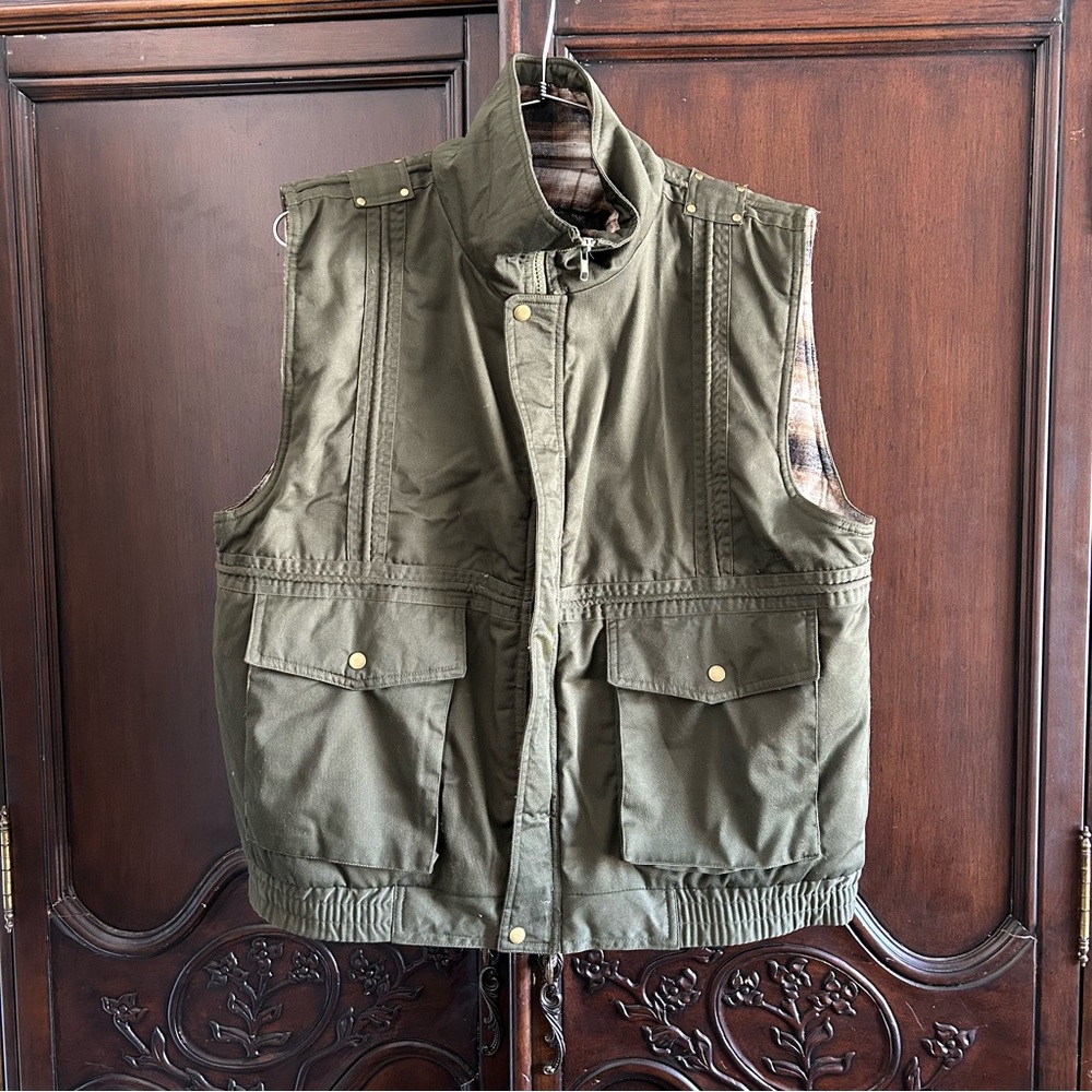 Trail’s End Men’s Olive Green Hunting Vest size Large